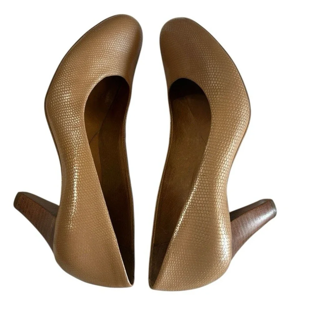 Nurture Marjorrie Tan Leather Pump Platform Round Toe Snake Skins Heels Sz 9M